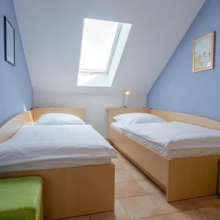 Residenz Am 6-82 *