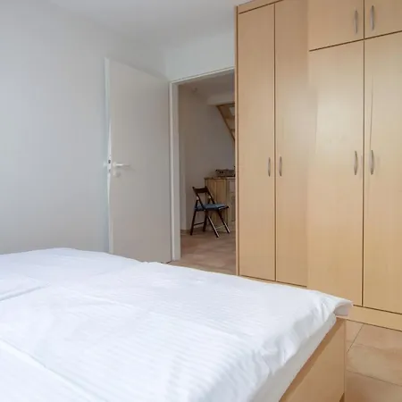 Residenz Am 6-82 *